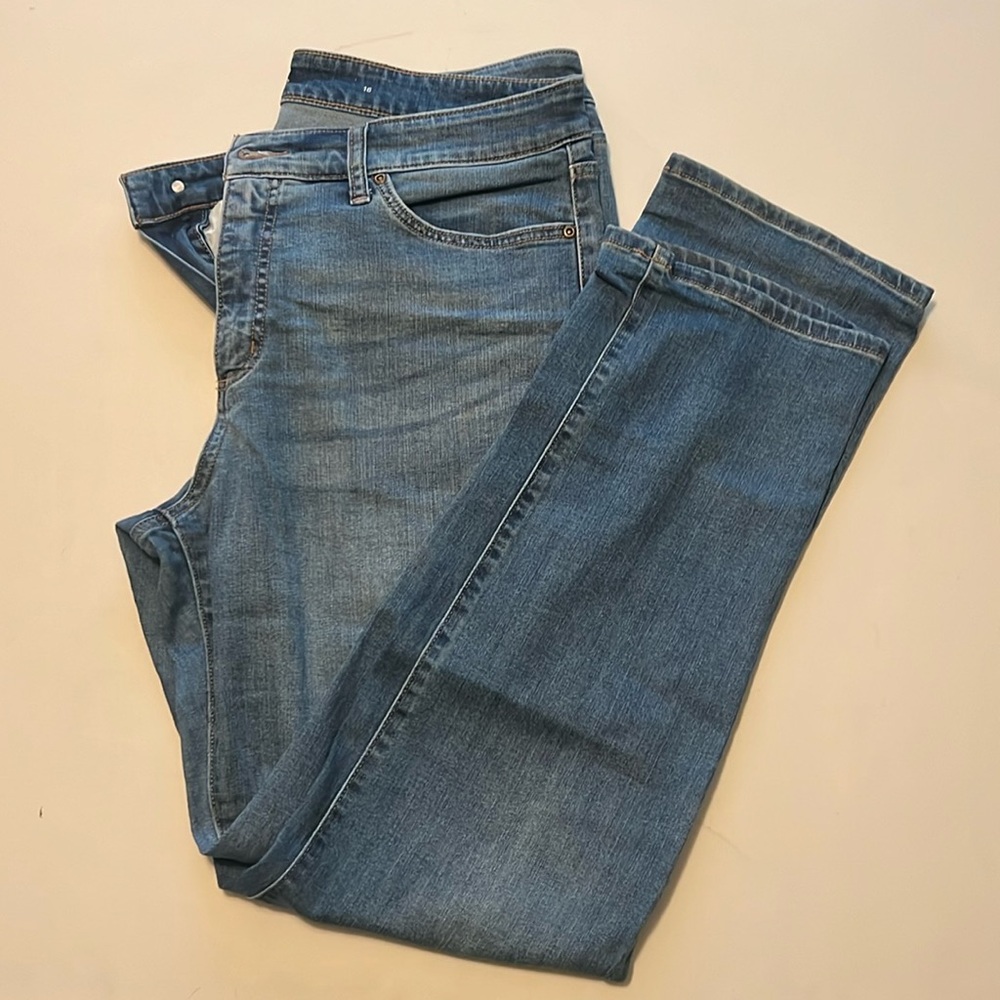St John’s Bay size 16 jeans. Medium blue denim. Mid rise